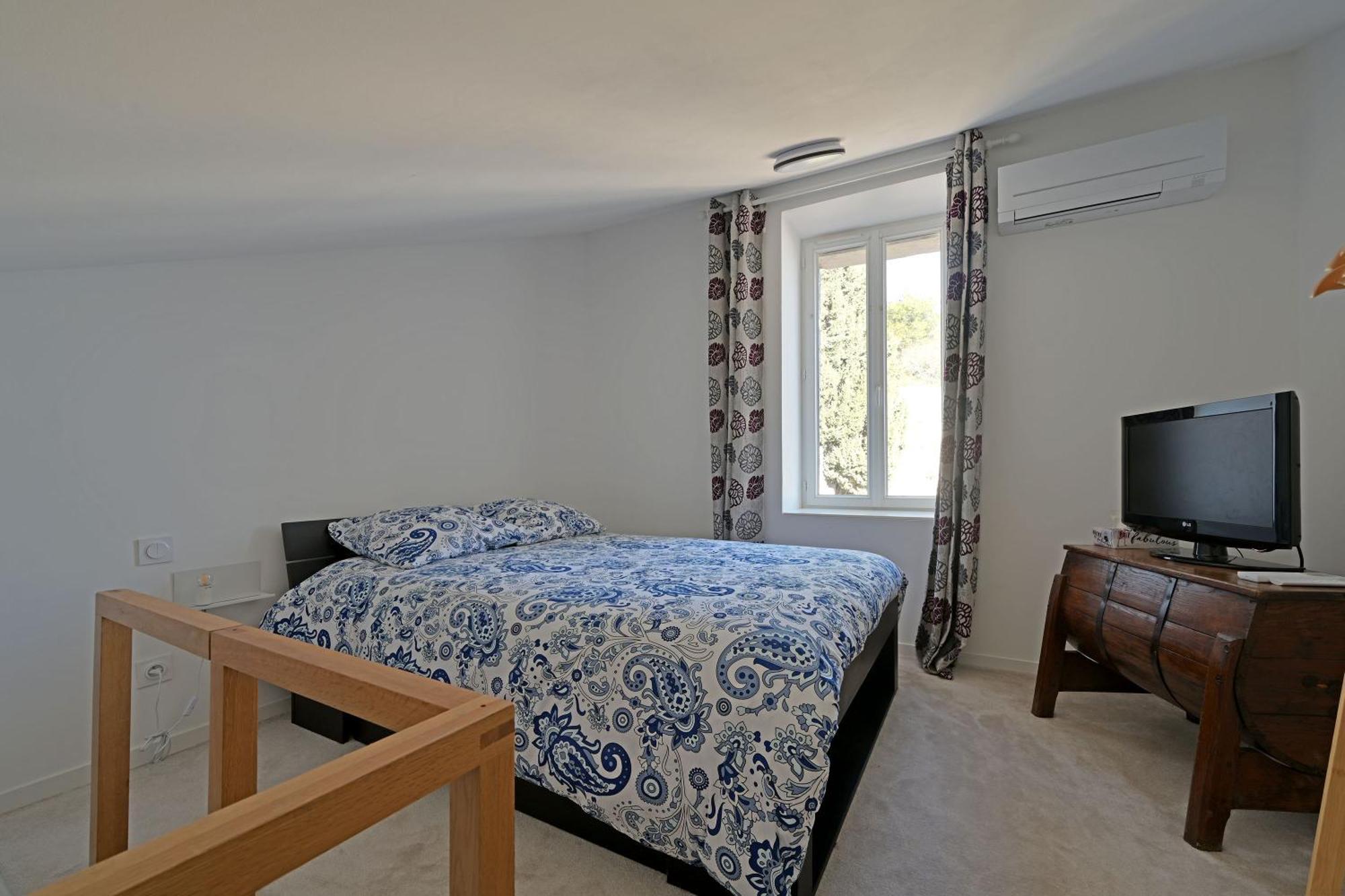 La Cigale - Vieux Village - Charmante Maisonnette Climatisee Avec Jardin Villeneuve-lès-Avignon Extérieur photo