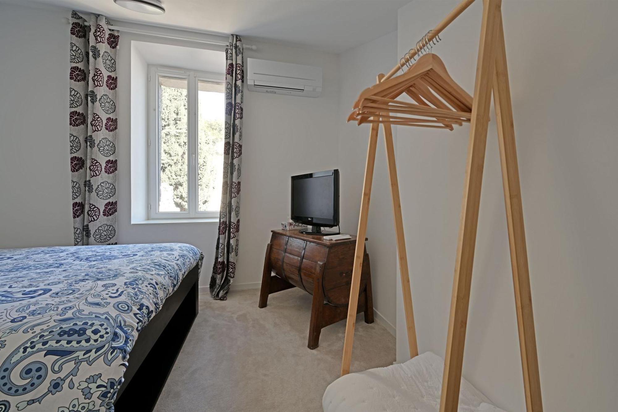 La Cigale - Vieux Village - Charmante Maisonnette Climatisee Avec Jardin Villeneuve-lès-Avignon Extérieur photo