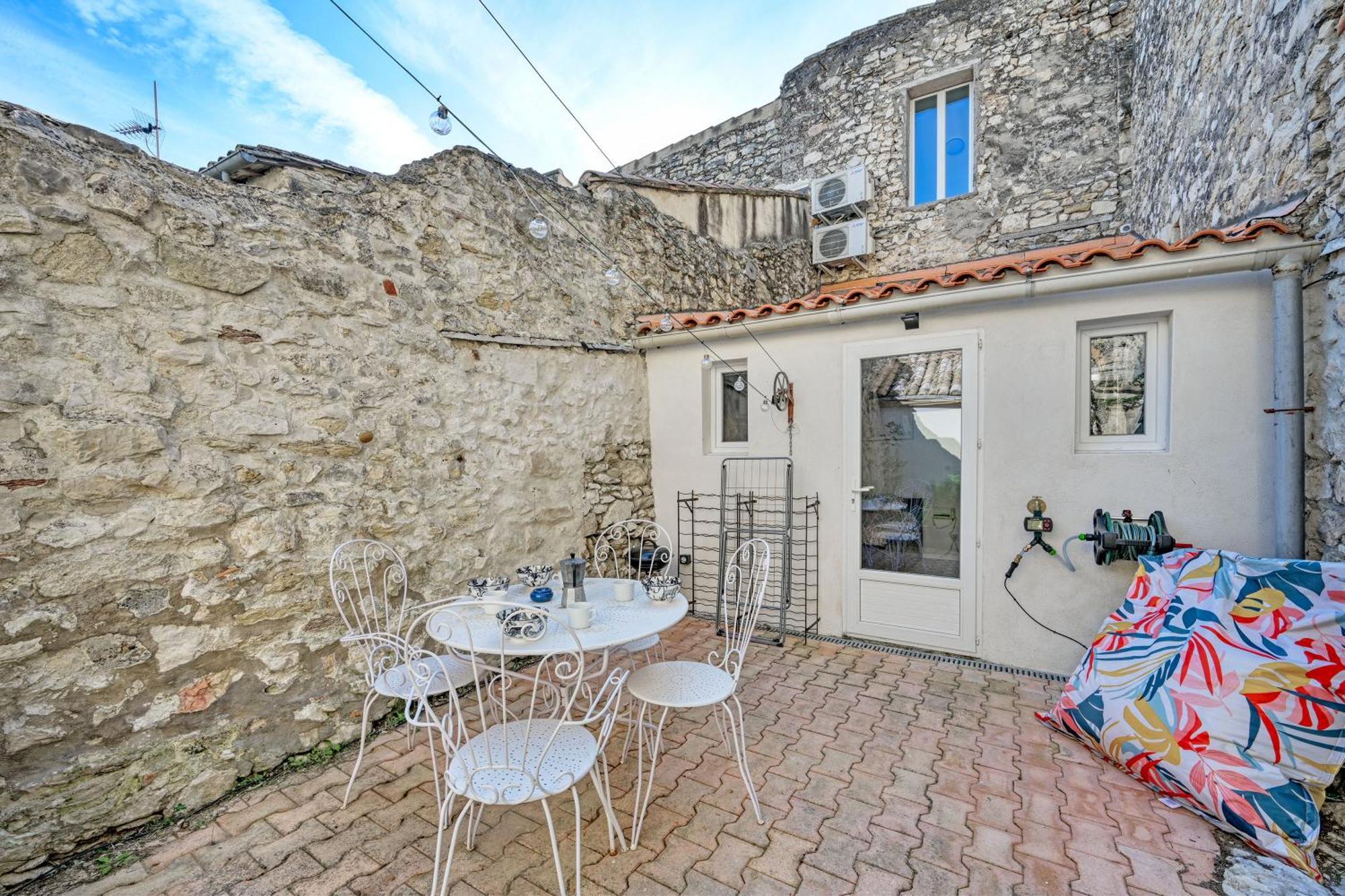 La Cigale - Vieux Village - Charmante Maisonnette Climatisee Avec Jardin Villeneuve-lès-Avignon Extérieur photo