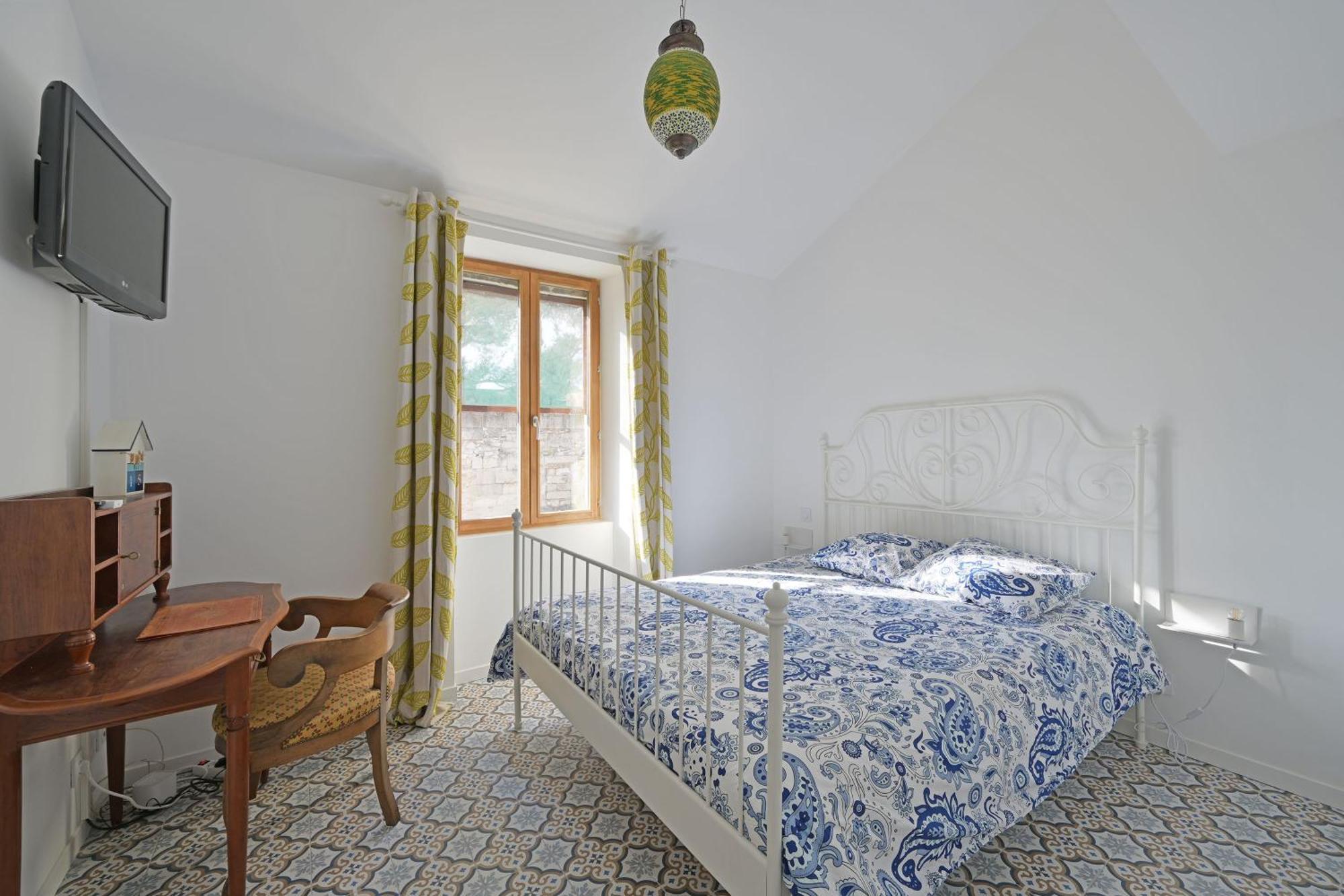 La Cigale - Vieux Village - Charmante Maisonnette Climatisee Avec Jardin Villeneuve-lès-Avignon Extérieur photo