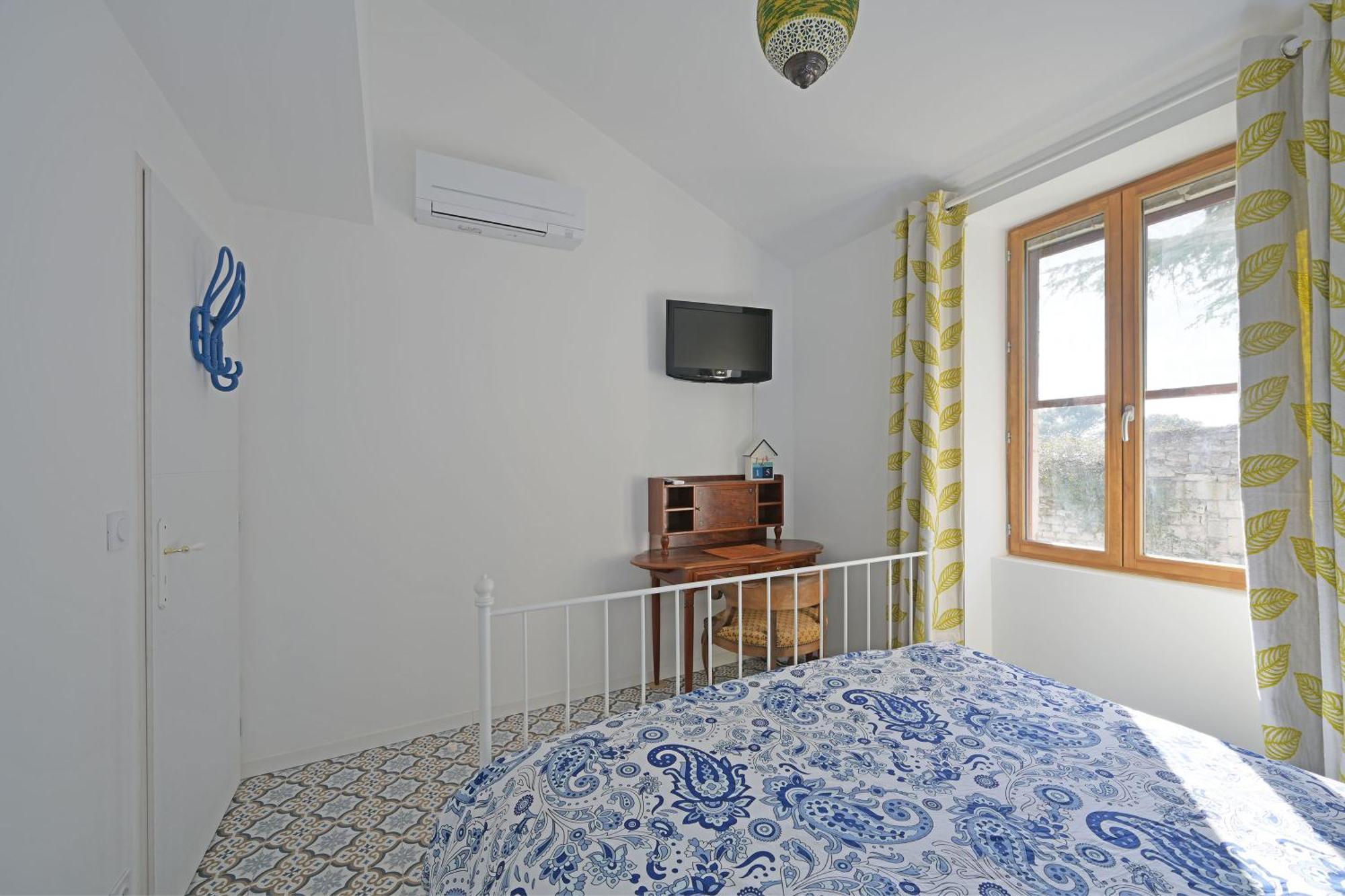 La Cigale - Vieux Village - Charmante Maisonnette Climatisee Avec Jardin Villeneuve-lès-Avignon Extérieur photo